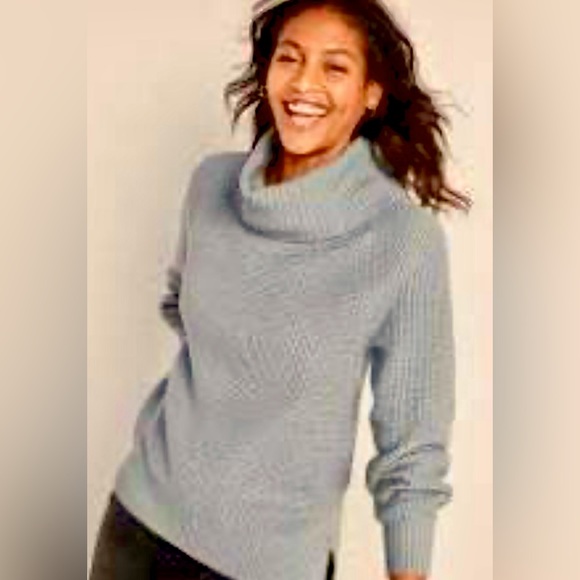 Old Navy Waffle Knit, Cowlneck, Split Hem Sweater, Charcoal Gray, Size M - Picture 7 of 7